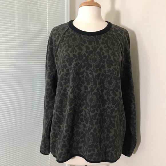 Lou & Grey Tops - Lou & Gray pullover animal print olive green xl